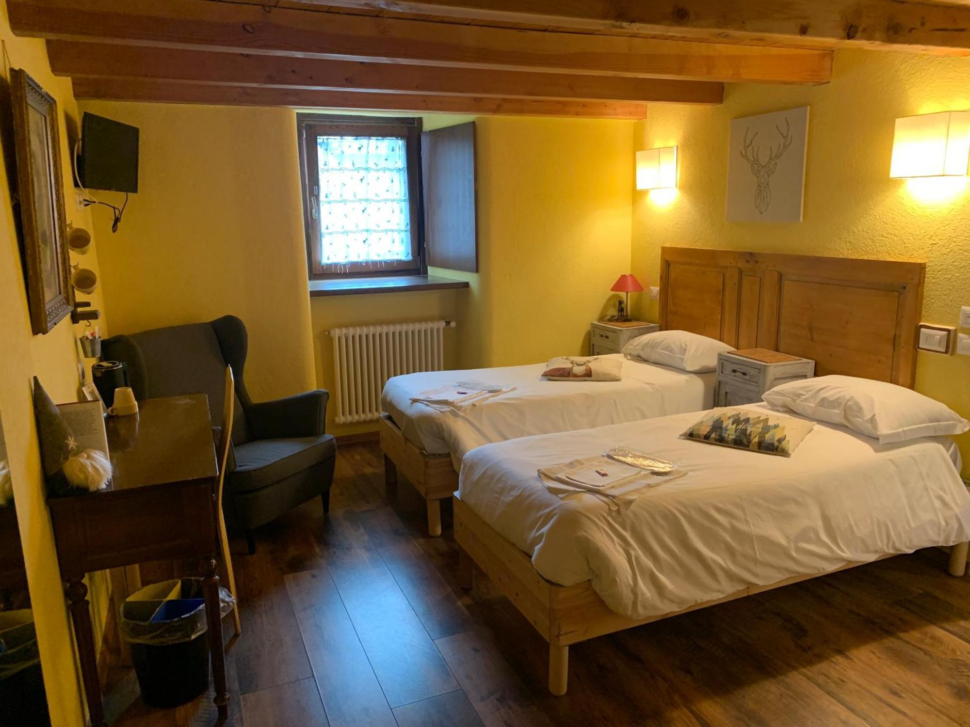 Rifugio Lilla Bed & Breakfast La Thuile Exterior photo